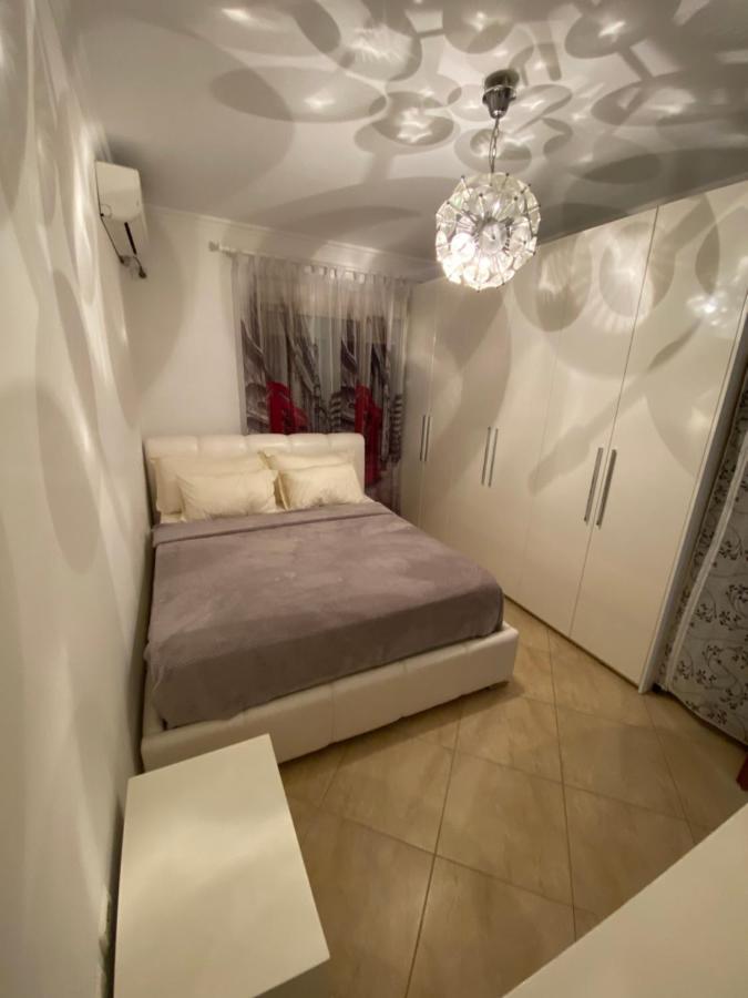 Chlo Apartment 3 Тирана Экстерьер фото
